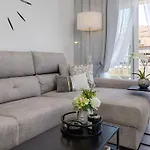 Sunrise Familiar Cerca Del Mar En Τορεβιέχα