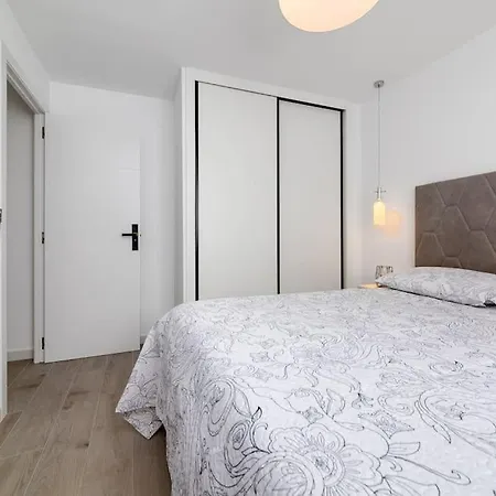 Sunrise Familiar Cerca Del Mar En Апартаменты Торевьиа